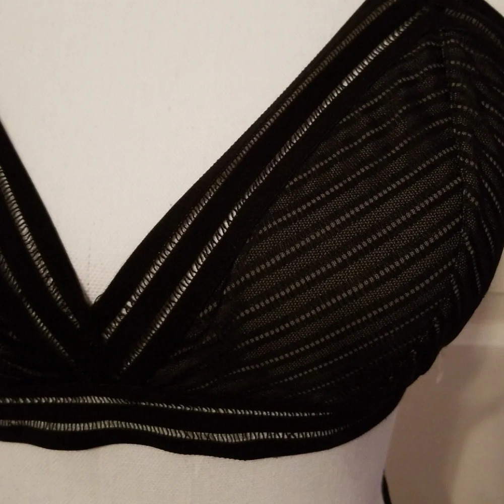 Vince Camuto Women's Striped Mesh Bralette… - Picture 2 of 7